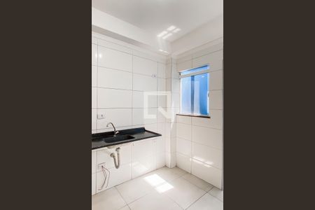 Sala/Cozinha de apartamento para alugar com 2 quartos, 38m² em Parque Paineiras, São Paulo