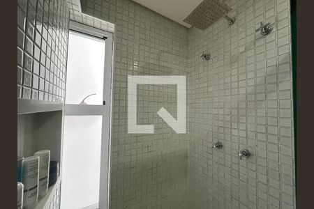 Banheiro da Suíte de apartamento para alugar com 2 quartos, 72m² em Melville Empresarial Ii, Barueri