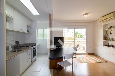 Sala de apartamento para alugar com 1 quarto, 50m² em Cambuí, Campinas