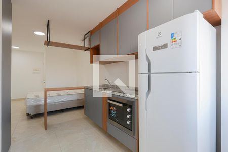 Cozinha e área de serviço de kitnet/studio à venda com 1 quarto, 26m² em Jardim São Paulo, São Paulo