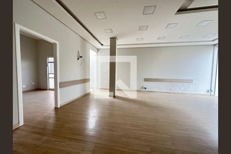 Sala de casa para alugar com 8 quartos, 406m² em Centro, Uberlândia