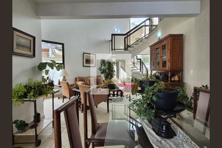 Casa de Condomínio para alugar com 4 quartos, 400m² em Vargem Pequena, Rio de Janeiro