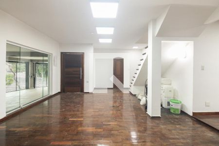 Sala de casa para alugar com 3 quartos, 350m² em Jardim Textil, São Paulo