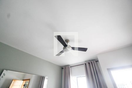 Sala de casa de condomínio à venda com 2 quartos, 75m² em Vila Espanhola, São Paulo