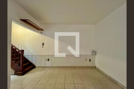 Casa à venda com 3 quartos, 480m² em Alto do Pari, São Paulo