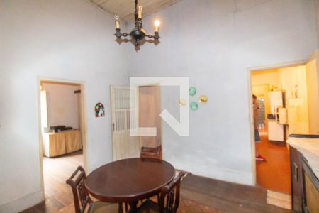 Sala de casa à venda com 3 quartos, 160m² em São Domingos, Niterói