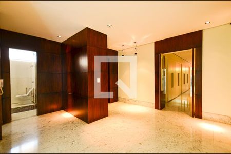 Corredor de apartamento para alugar com 5 quartos, 410m² em Serra, Belo Horizonte