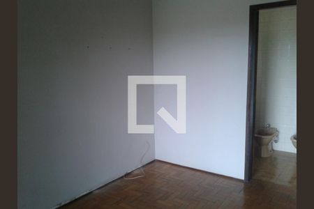 Casa à venda com 4 quartos, 246m² em Jardim Santa Helena, São Paulo