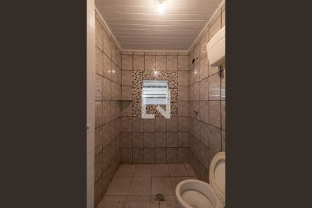 Banheiro de casa para alugar com 1 quarto, 60m² em Vila Ré, São Paulo