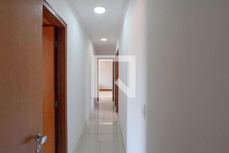 Corredor de apartamento para alugar com 4 quartos, 364m² em São José, Belo Horizonte