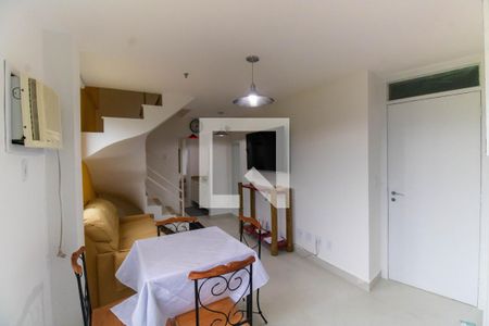 Sala de apartamento para alugar com 2 quartos, 100m² em Camboinhas, Niterói
