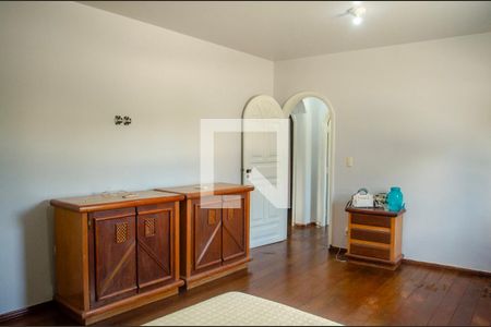 Casa para alugar com 5 quartos, 550m² em Jardim Goiás, Goiânia