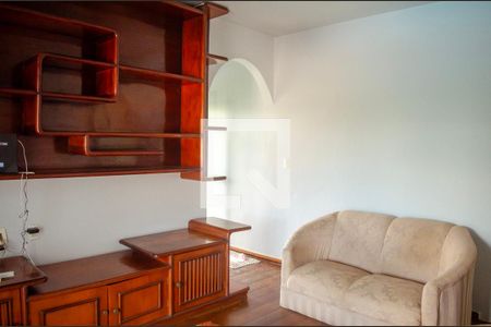 Casa para alugar com 5 quartos, 550m² em Jardim Goiás, Goiânia