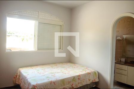 Casa para alugar com 5 quartos, 550m² em Jardim Goiás, Goiânia