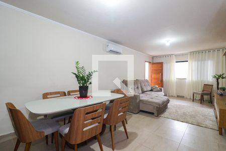 Sala de casa para alugar com 3 quartos, 166m² em Jardim Oliveiras, Taboão da Serra