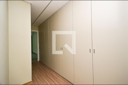 Corredor de apartamento à venda com 2 quartos, 68m² em Carmo, Belo Horizonte