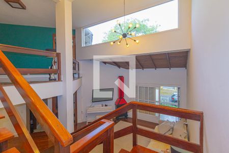 Escada/Sala de casa para alugar com 5 quartos, 423m² em Marechal Rondon, Canoas