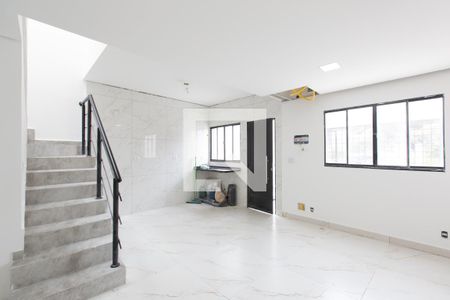 Sala de casa à venda com 2 quartos, 90m² em Vila Campanela, São Paulo