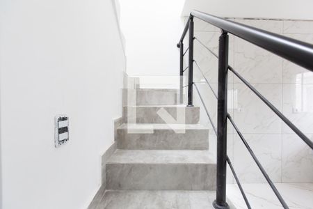 Escada de casa à venda com 2 quartos, 90m² em Vila Campanela, São Paulo