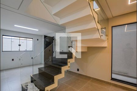 Escada de casa à venda com 3 quartos, 147m² em Jardim Utinga, Santo André