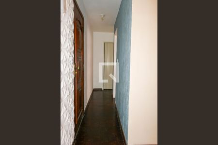 Corredor de apartamento à venda com 2 quartos, 53m² em Inhaúma, Rio de Janeiro