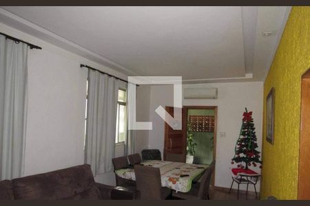 Casa à venda com 2 quartos, 303m² em Tomás Coelho, Rio de Janeiro