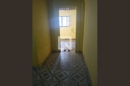 Corredor de casa para alugar com 1 quarto, 80m² em Anchieta, Nilópolis