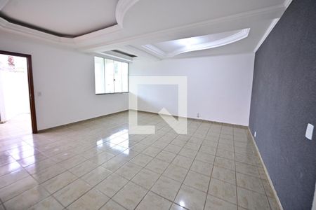 Sala de casa para alugar com 4 quartos, 515m² em Jardim Planalto, Goiânia