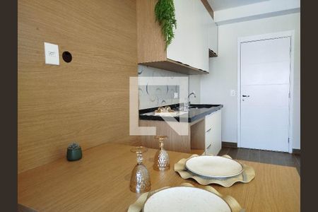 Cozinha - com mesa e armários de kitnet/studio à venda com 1 quarto, 26m² em Vila Matilde, São Paulo