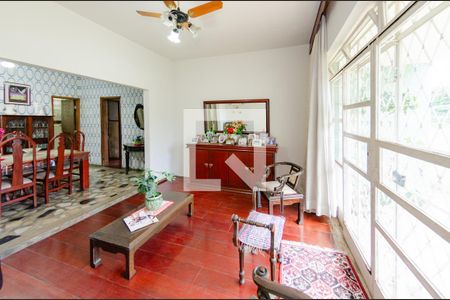 Sala de casa à venda com 3 quartos, 249m² em Calafate, Belo Horizonte