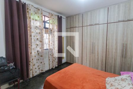 Quarto 1 de casa à venda com 2 quartos, 200m² em Esplanada, Belo Horizonte