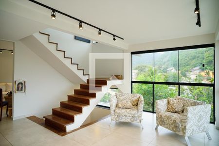 Sala de casa para alugar com 4 quartos, 280m² em Itacoatiara, Niterói