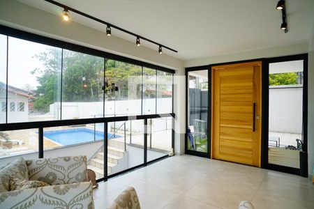 Sala de casa para alugar com 4 quartos, 280m² em Itacoatiara, Niterói