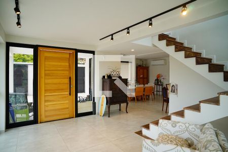 Sala de casa para alugar com 4 quartos, 280m² em Itacoatiara, Niterói