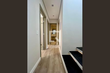 Corredor de casa de condomínio à venda com 3 quartos, 158m² em Parque Taquaral, Campinas