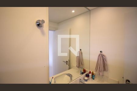 Casa à venda com 3 quartos, 165m² em Vila Paulo Silas, São Paulo