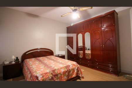 Casa à venda com 3 quartos, 165m² em Vila Paulo Silas, São Paulo