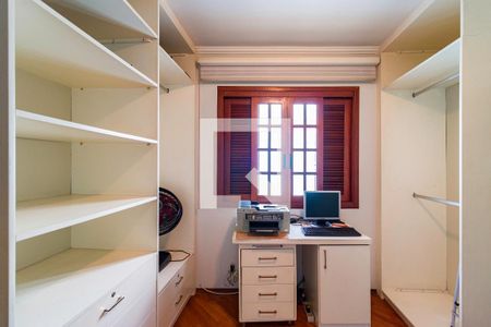 Quarto de casa para alugar com 3 quartos, 200m² em Vila Suzana, São Paulo