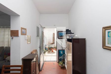 Hall de entrada de casa à venda com 4 quartos, 126m² em Vila Nivi, São Paulo