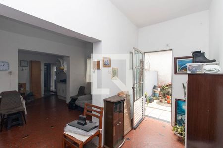 Hall de entrada de casa à venda com 4 quartos, 126m² em Vila Nivi, São Paulo