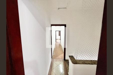 Corredor de casa para alugar com 3 quartos, 120m² em Jardim São Paulo, São Paulo