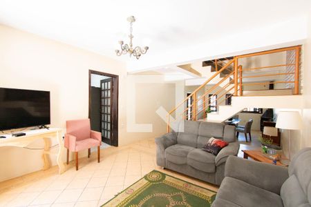 Casa para alugar com 7 quartos, 483m² em Fátima, Canoas