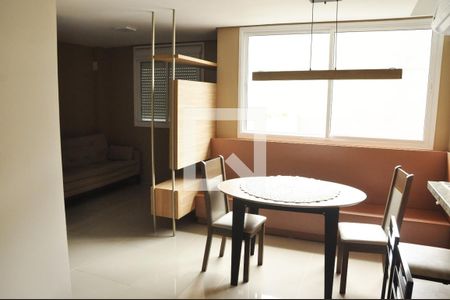 Sala de apartamento para alugar com 1 quarto, 56m² em São Geraldo, Porto Alegre