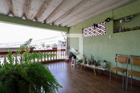 Varanda de casa à venda com 3 quartos, 125m² em Vila Roque, São Paulo