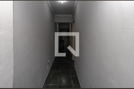 Corredor de casa para alugar com 2 quartos, 180m² em Vila Santo Estefano, São Paulo