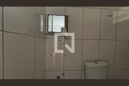 Banheiro de casa para alugar com 1 quarto, 48m² em Vargem Pequena, Rio de Janeiro