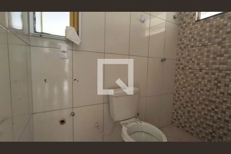 Banheiro de casa para alugar com 1 quarto, 48m² em Vargem Pequena, Rio de Janeiro