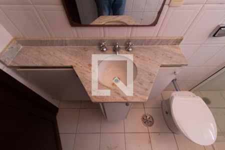 Banheiro da Suíte 1 de casa de condomínio à venda com 4 quartos, 230m² em Conjunto Habitacional Vila Santana (Sousas), Campinas