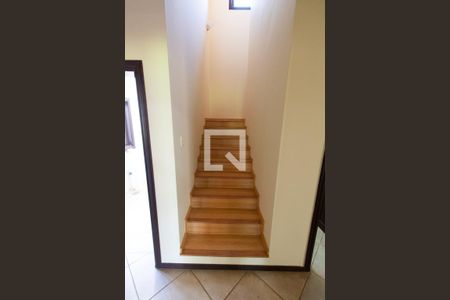 Escada de casa de condomínio à venda com 4 quartos, 230m² em Conjunto Habitacional Vila Santana (Sousas), Campinas