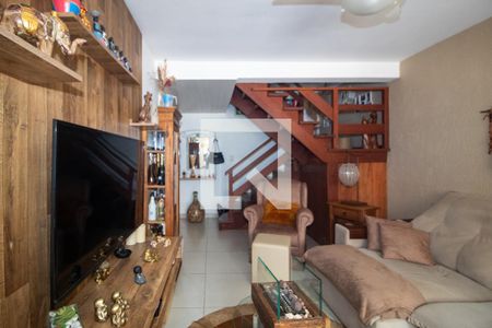 Sala de casa de condomínio à venda com 3 quartos, 180m² em Guarujá, Porto Alegre